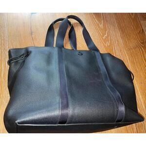 Lululemon Black Structured Tote Bag Works for Everything From the Gym-Everyday